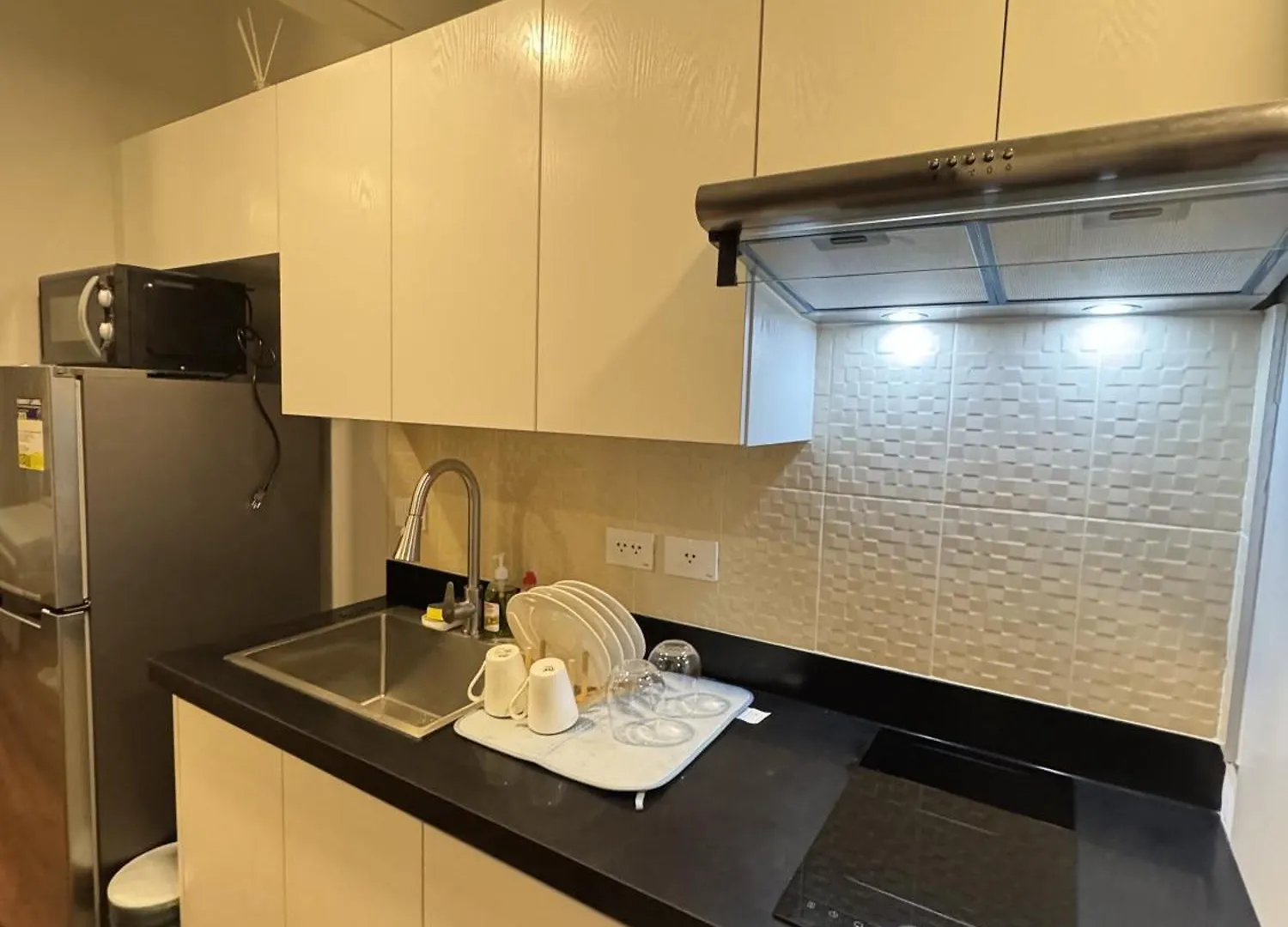 Minimalist Studio Suite Near Ayala Mall Davao Aparthotel